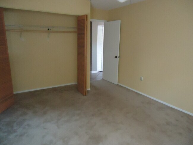Building Photo - 1440 Vista Pl