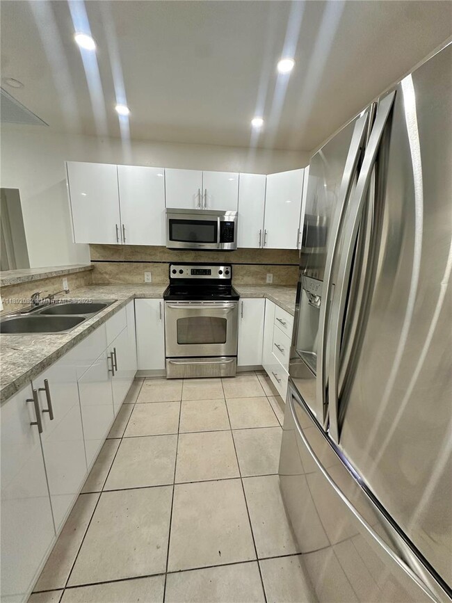 Building Photo - 4111 SW 33rd St