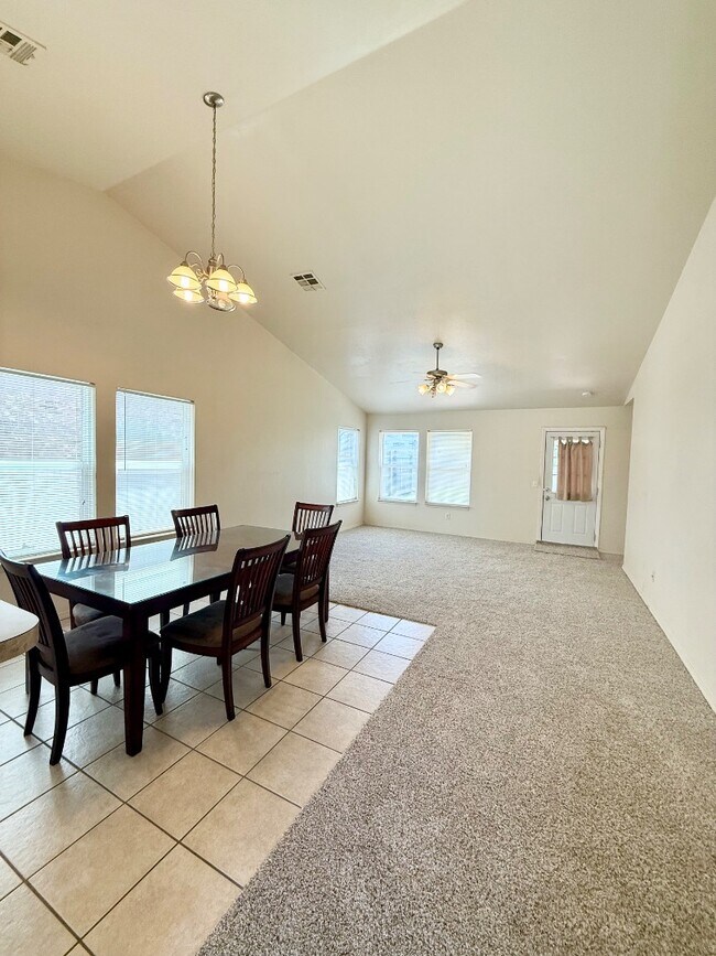 Building Photo - 2821 Fennel Rd