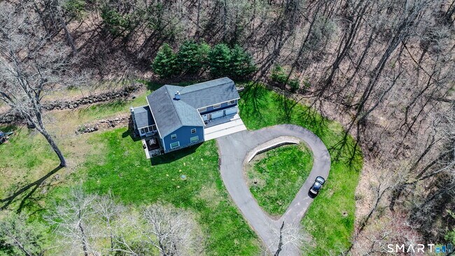 Building Photo - 50 1/2 Mountain Spring Rd