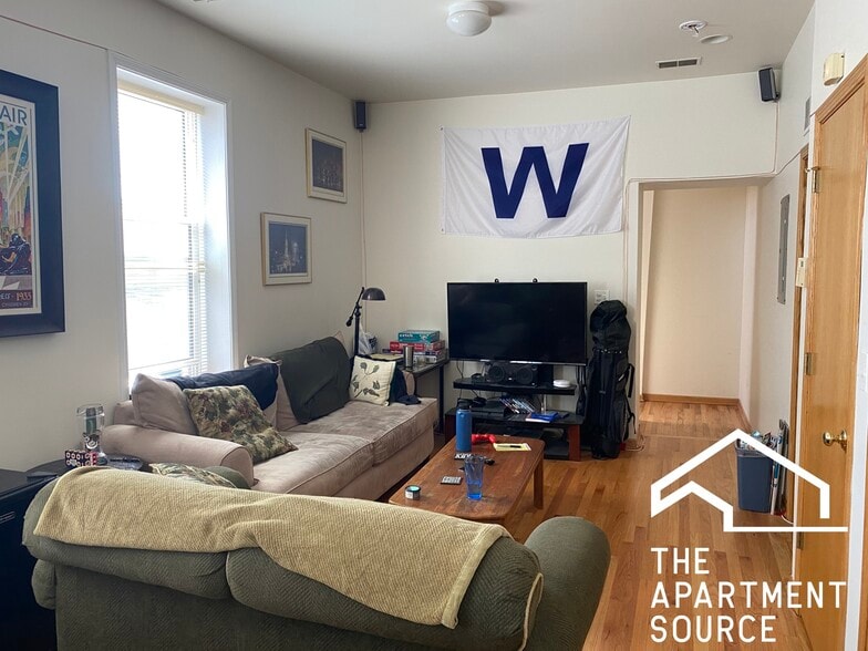 Building Photo - 1446 N Leavitt St