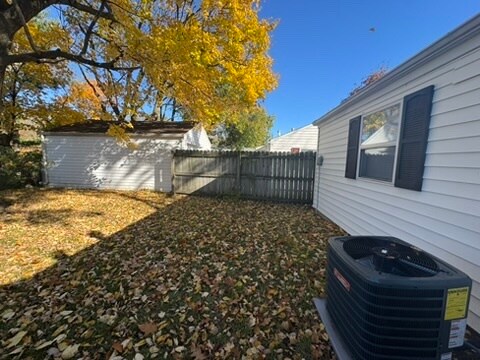 Building Photo - 907 Dover Dr