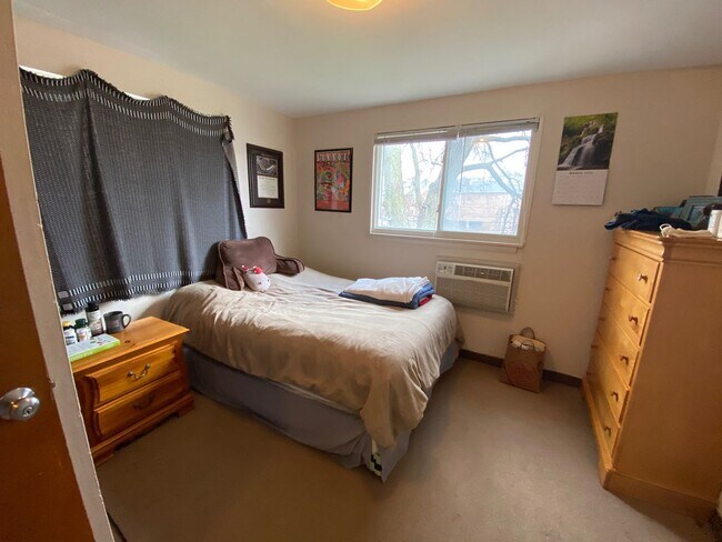 Building Photo - Neil Ave 1462-1464 HHR