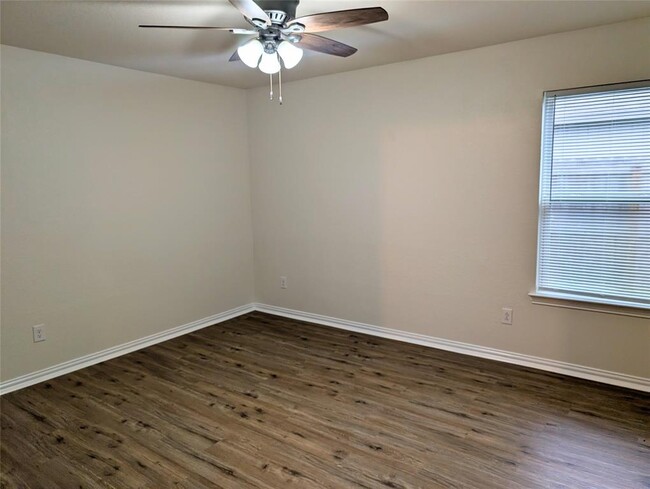 Building Photo - 16136 Brettwood Ln