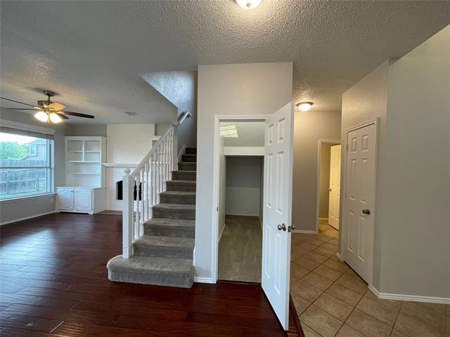 Building Photo - 2713 Chatsworth Dr