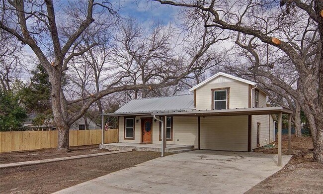 Building Photo - 311 Soward Ave