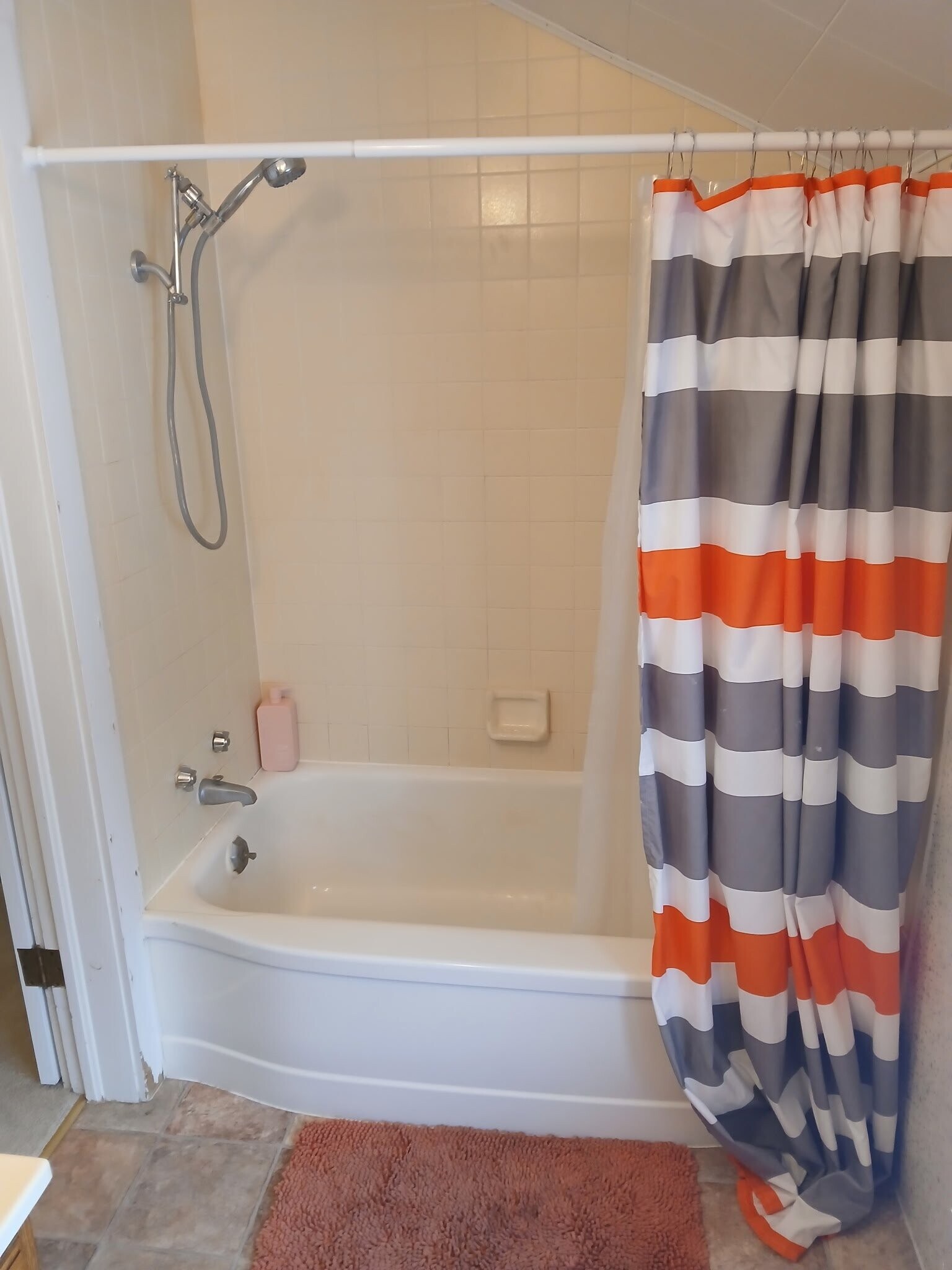 Building Photo - 321 W Mcmillan Ave