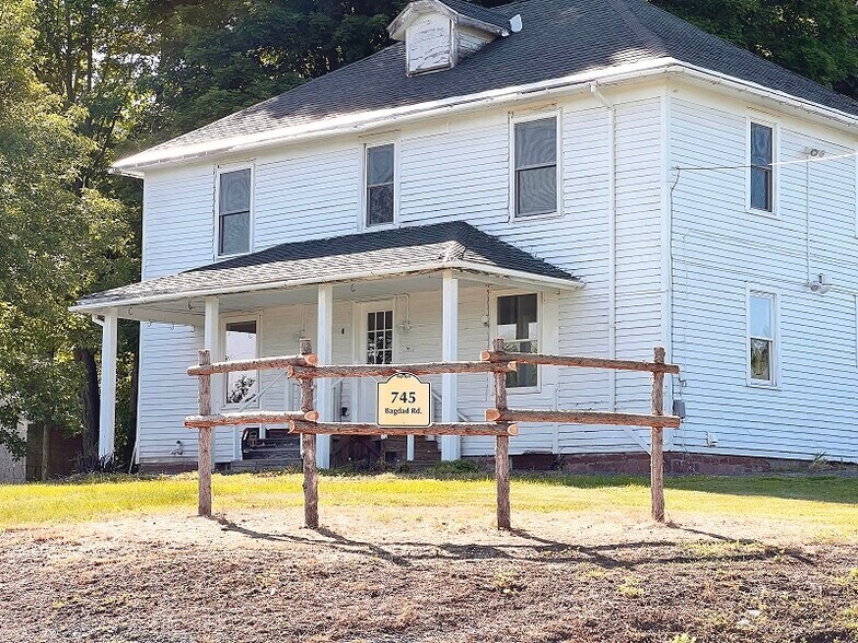 Building Photo - 745 Bagdad Rd