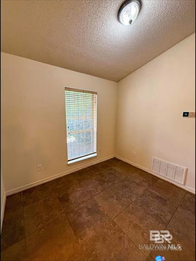 Building Photo - 33701 Rosalia Ave
