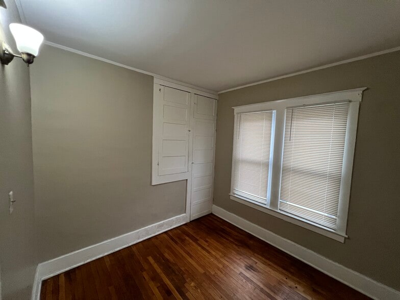 Building Photo - 1943 W Bethune St