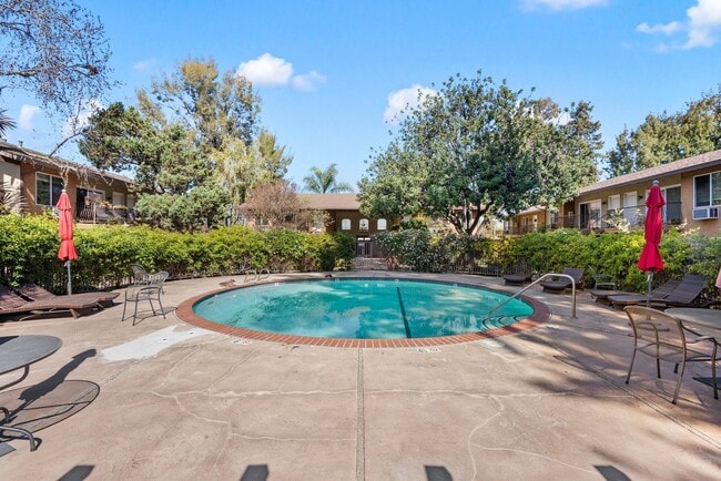 Building Photo - Bright and Spacious 2-Bedroom Condo with W...