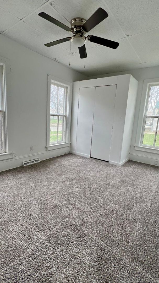 Primary Photo - 2-Bedroom House for Lease – Available Earl...