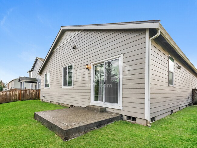 Building Photo - 326 York St