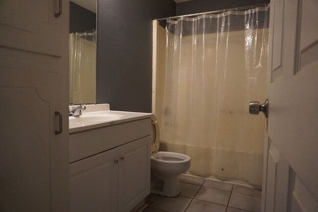 Building Photo - 65 Sycamore Cir