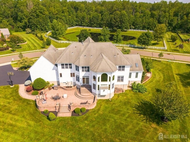 Building Photo - 19 Meadowlark Dr