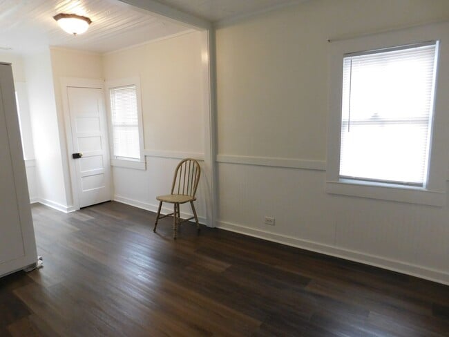 Building Photo - 611 Johnson St