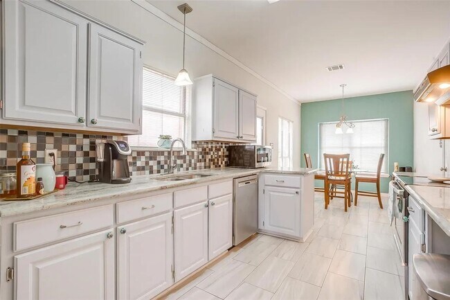 Building Photo - Spacious 4-Bedroom Home + Bonus Room with AC in Prime Lewisville Location