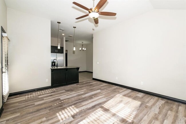 Building Photo - 10512 NW 35th St