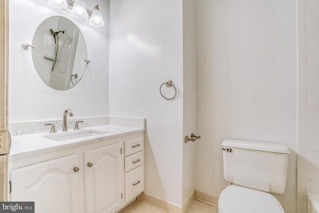 Building Photo - 112 Gretna Green Ct