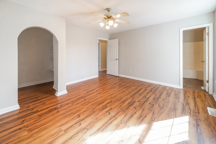 Building Photo - 250 Kendall Ln