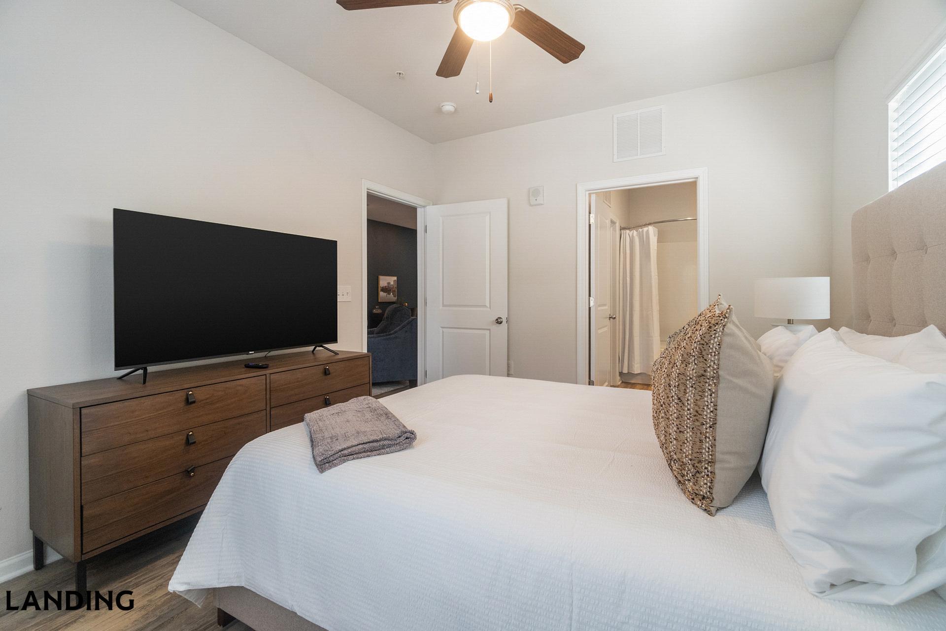 Building Photo - 655 W Mallard Creek Church Rd