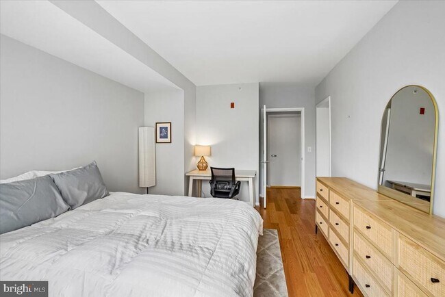 Building Photo - 350 G St SW