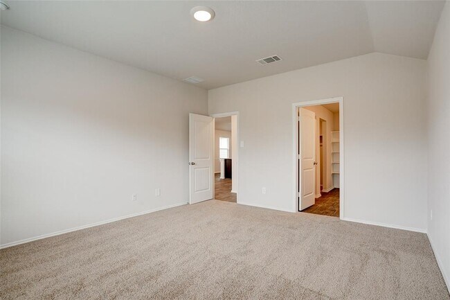 Building Photo - 121 Roanwood Dr