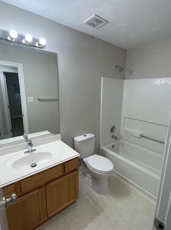 Building Photo - 906 Yacht Ct