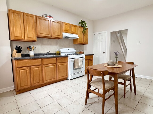 Building Photo - 4511 N Colorado St