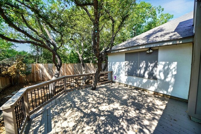 Building Photo - Beautiful Home in the desirable Shavano Ga...
