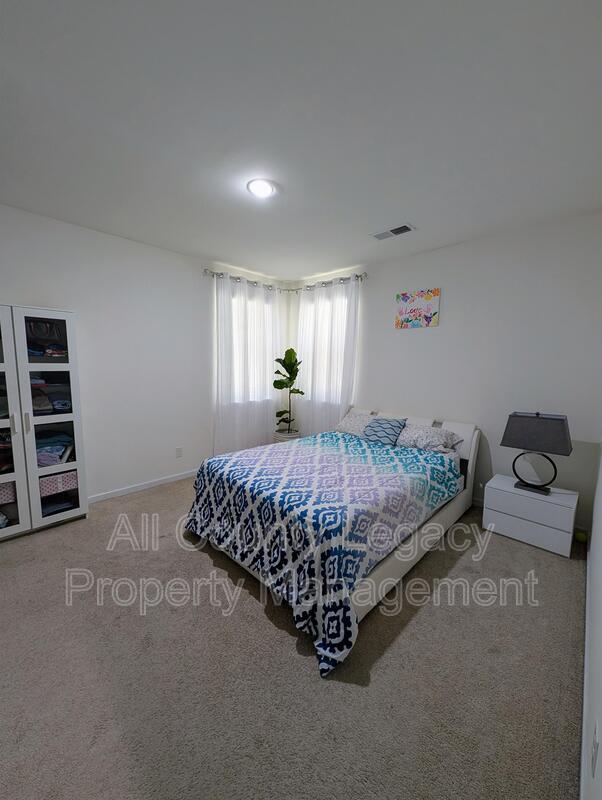 Building Photo - 928 Blue Juniper Cir