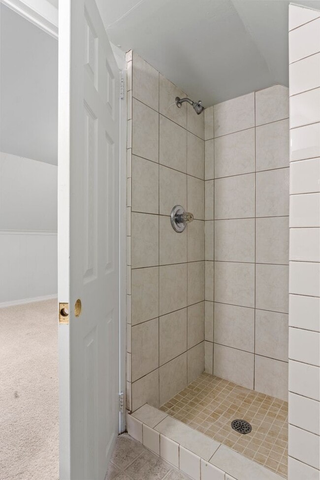 Building Photo - Private and Cozy 1BR Garage Apartment – Ut...