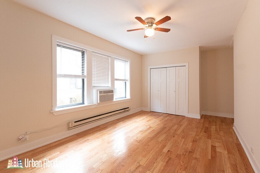 Building Photo - 3731 N Pine Grove Ave