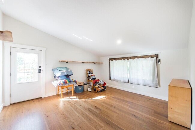 Building Photo - 5451 Walton Rd