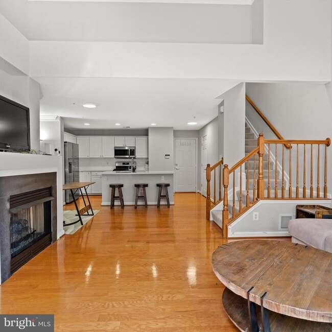 Building Photo - 5117 Donovan Dr