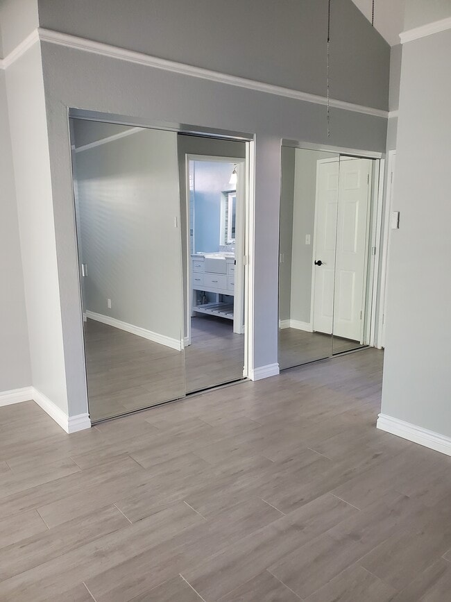 Building Photo - 336 Nueve Ct