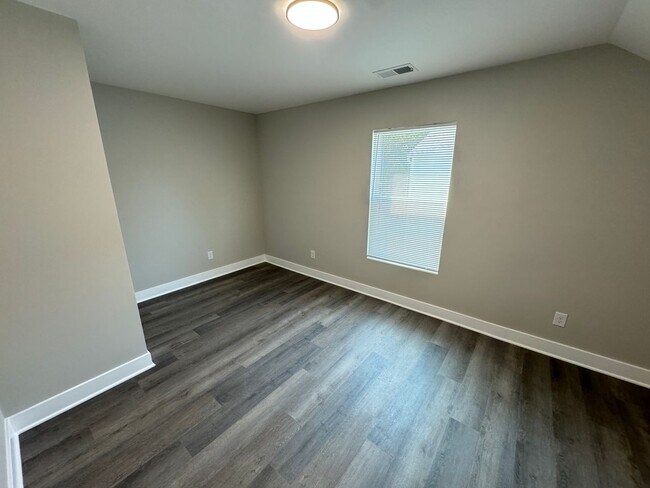 Building Photo - Fully Updated 4 Bedroom Home in Raleigh