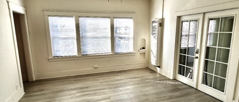 Primary Photo - 3538 1/2 W 60th St-