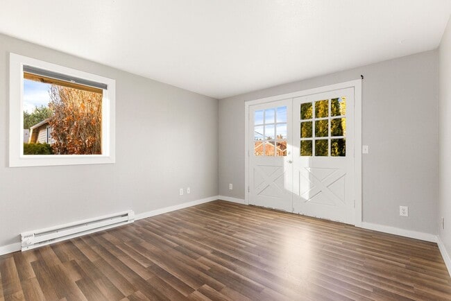 Building Photo - Wonderful 3BD Finn Hill Home in Kirkland with Garage!