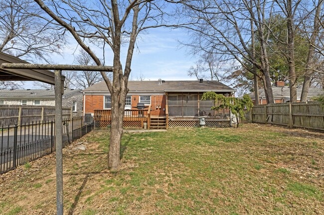 Building Photo - 236 Norway St
