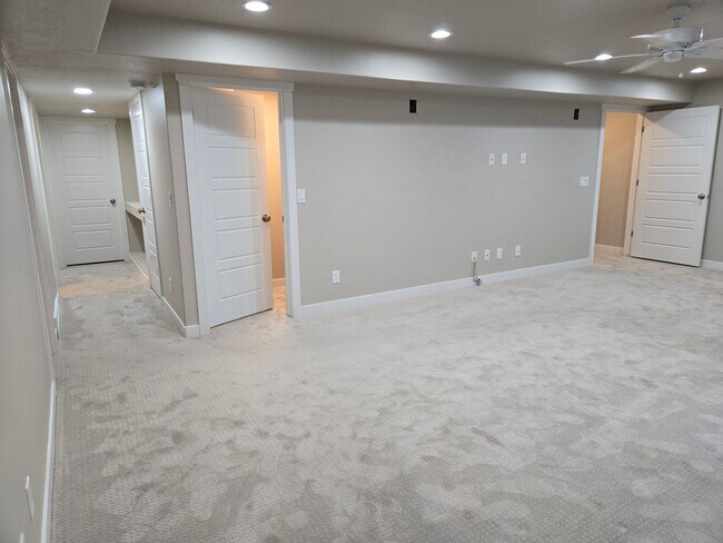 Building Photo - 2422 N Penstemon Wy