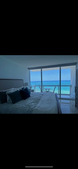 Building Photo - 6801 Collins Ave