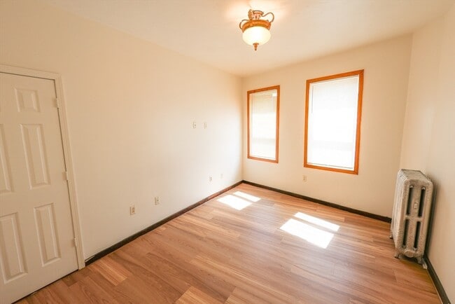 Building Photo - 100 Seaver St