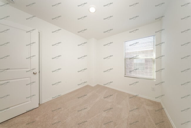 Building Photo - 2000 Wolford Wy