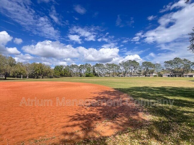 Building Photo - 9481 Highland Oak Dr