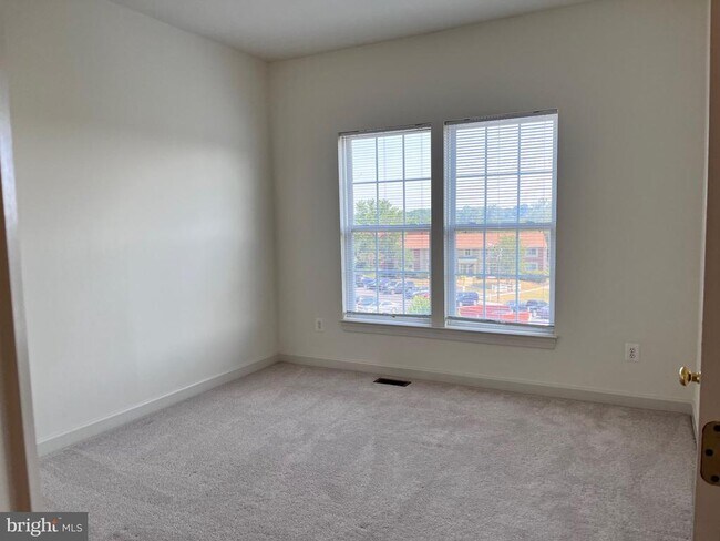 Building Photo - 5605 Harrington Falls Ln