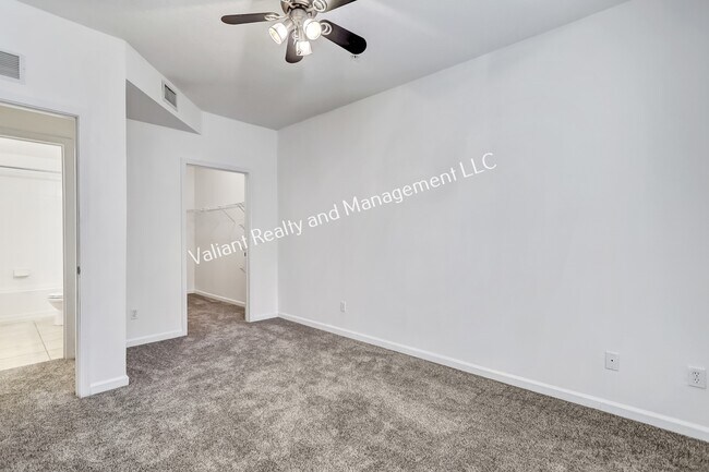 Building Photo - 575 Oakleaf Plantation Pkwy