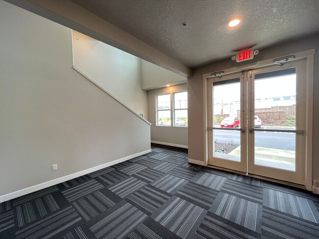 Building Photo - 2Bd 2Ba Beaverton Condo!! Close to Nike, R...