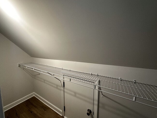 Building Photo - STUDIO APARTMENT PRE-LEASING FOR AUGUST 2026!