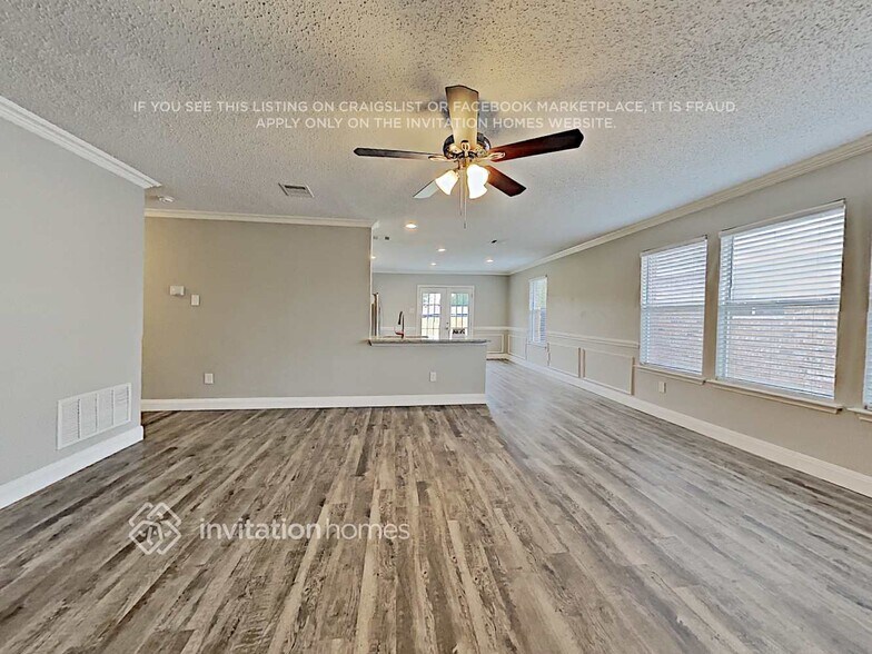 Building Photo - 2440 Rolling Ridge Dr